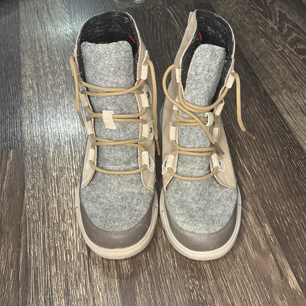 Sorel Women's Explorer II Joan Felt Waterproof Boot Omega Taupe, Sz 8.5 - Picture 2 of 5